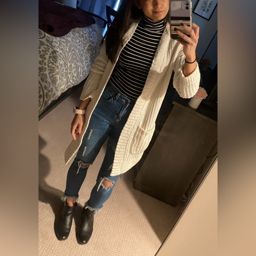 Black and White Striped Turtleneck - Picture 5 of 5